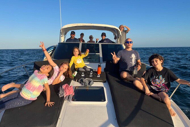 1 Hour Cabo Highlights on a 33ft Luxury Yacht - Beach Views and Quick Photo Breaks Between Stops