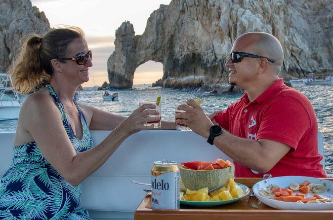 1 Hour Cabo Highlights on a 33ft Luxury Yacht - Cruising Past Cabo’s Main Beach: Restaurants, Bars, and the Cabo Strip