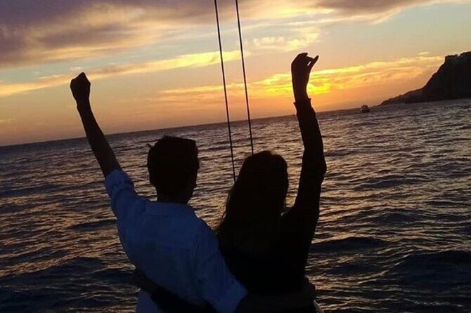2 Hour Sunset Tour on Catamaran in Cabo San Lucas - Medano Beach Wrap-Up: Music, Drinks, and a Slow Landing
