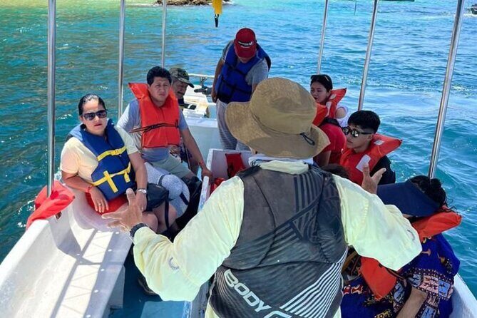 2 in 1 Tour | Arc Tour with Beach Drop - Getting started at Gregory Tours marina: where you’ll meet