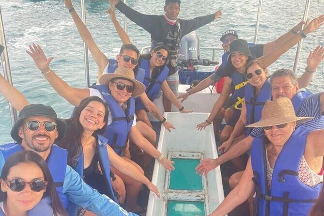 2 in 1 Tour | Arc Tour with Beach Drop - Small stops that make the cruise feel real: Balconcito and Pelican Rock