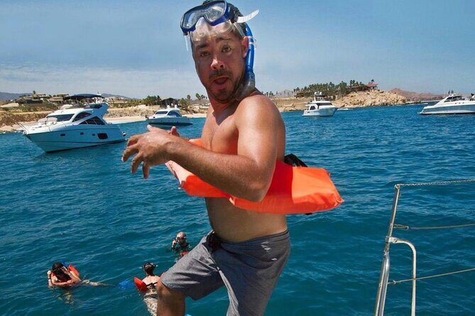3 hour Snorkeling and Catamaran in Cabo San Lucas - Food and drinks on board: the value is in the open bar