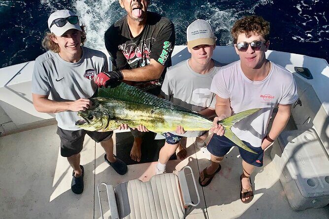 5-Hours Private Fishing Experience in Cruiser in Cabo San Lucas - Boat comfort: cruiser vs panga size reality