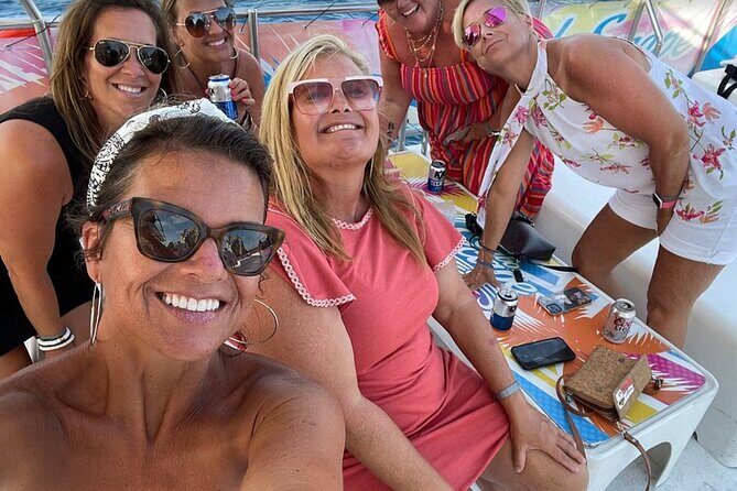All-Inclusive Cabo Boat Tour: Music, Snorkeling, Open Bar & Lunch - Lunch on Board: What to Expect and How to Make It Work