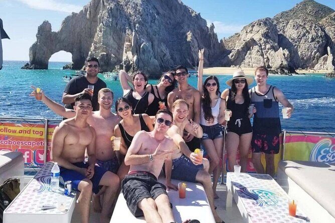 Amazing Cabo and Snorkel Adventure - A 3-hour Cabo cruise that swaps guesswork for a plan