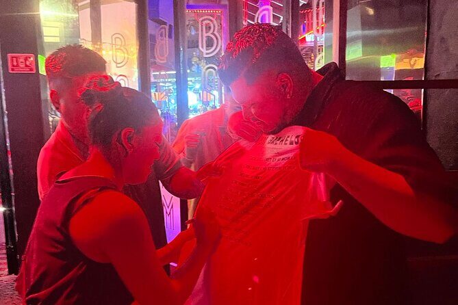 Bachelor Crawl- Cabo San Lucas- Free T-Shirt party checklist - What to wear in Cabo for a smart casual nightlife plan