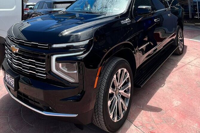 Cabo Airport Private Transportation to all Resorts - Bilingual chauffeurs and stress-free service details that matter