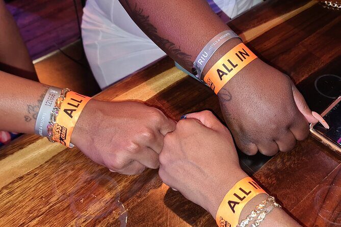 Cabo Bar Crawl - The BEST Bar and Clubs in Cabo - Express Access and Covers: why the door matters in Cabo