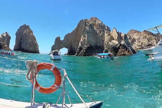 Cabo Blue Snorkeling Cruise, Open Bar and Lunch in Cabo San Lucas - Paddleboards and the Floating Mat: Fun When Conditions Cooperate