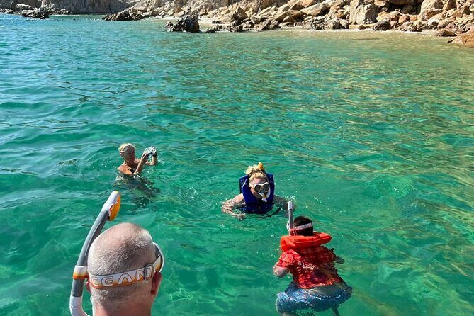 Cabo Catamaran Cruise – Arch, Snorkeling, Open Bar & Snacks - Meeting at Luxury Avenue Los Cabos Without Stress