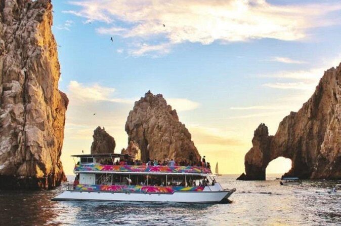 Cabo Escape Sunset Cruise with Dinner and Open Bar - Practical tips to get the best photos and the best night