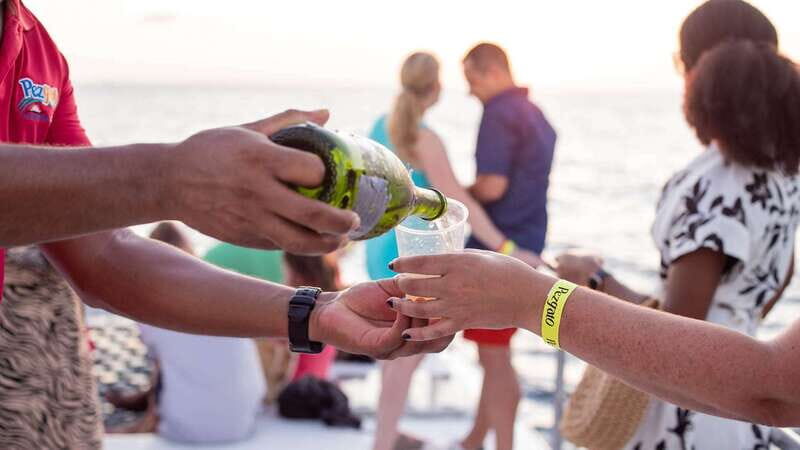 Cabo San Lucas: 2 Hour Sunset Cruise with Food and Wine - Food, Wine, and Jazz: The Relaxed Treats That Make It Feel Complete