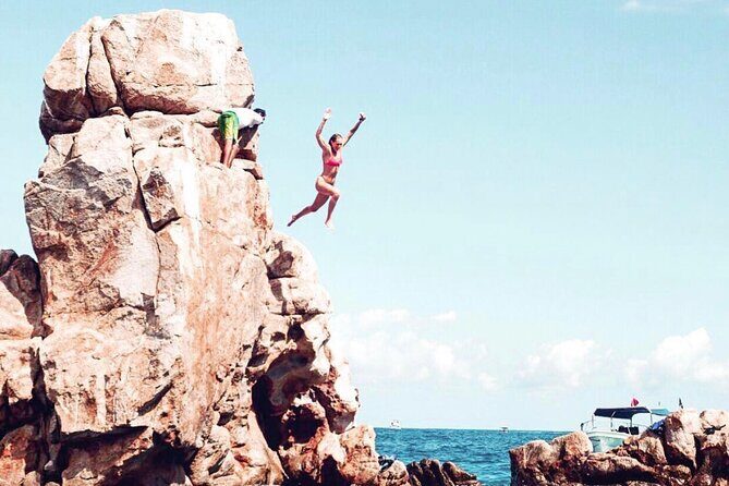 Cabo San Lucas Arch Boat Tour and Snorkeling at Pelican Rock - Divorce Beach (Playa del Divorcio): A Cleaner, Quieter Photo Stop
