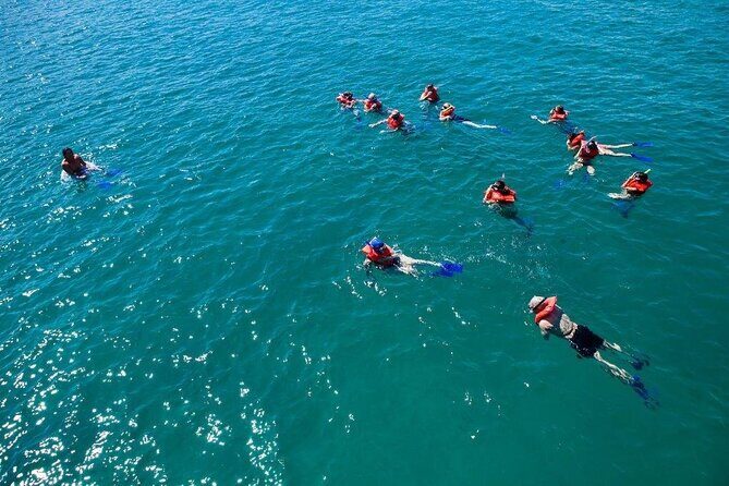 Cabo San Lucas Arch Tour and we go down to Playa del Amor - What can go wrong (and how to reduce your risk)