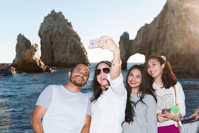Cabo San Lucas Humpback Whale Watching Tour - Open bar and breakfast: comfort that can also shape the vibe
