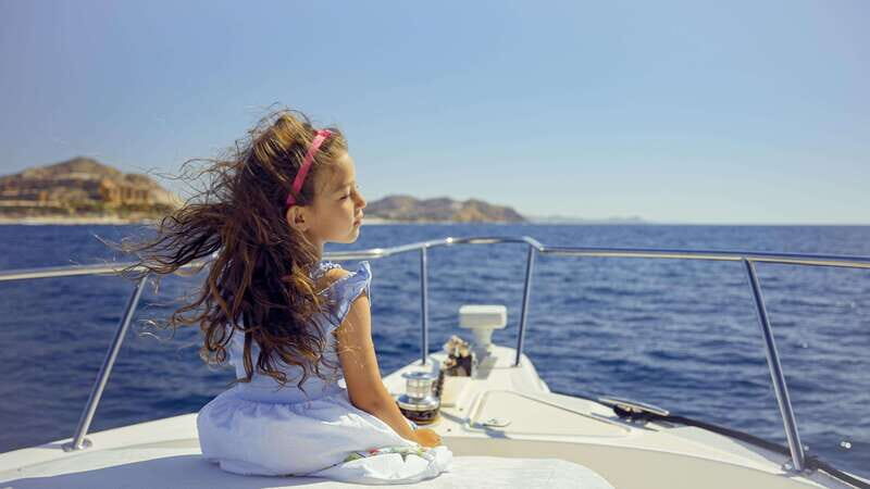 Cabo San Lucas: Luxury Yacht Cruise - Food, Drinks, and the Crew: Where the Experience Becomes Memorable