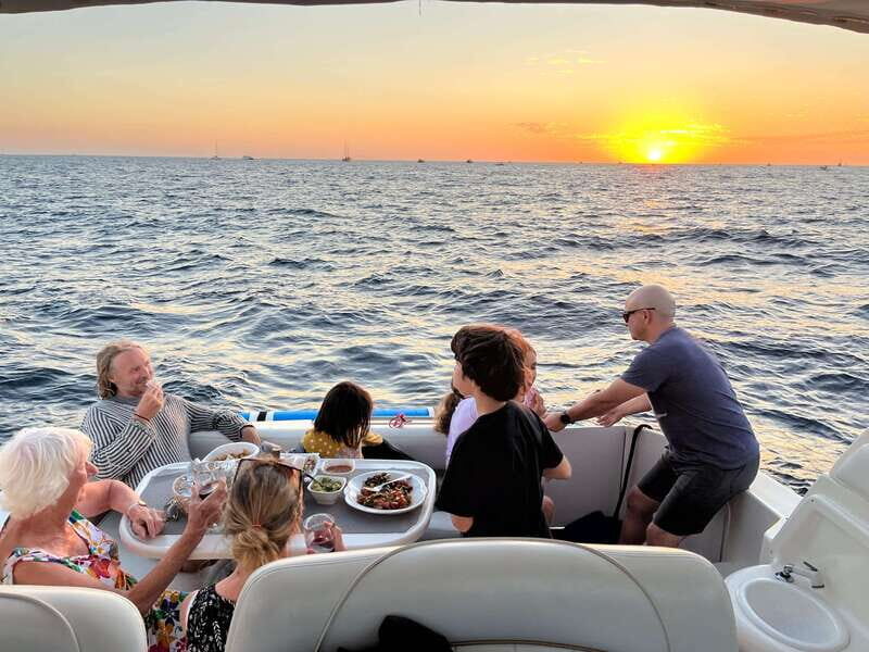 Cabo San Lucas Private Yacht 1 Hour Express Highlight Cruise - Sunset Vibes: Why Timing Can Make This Feel Like a Different Cruise