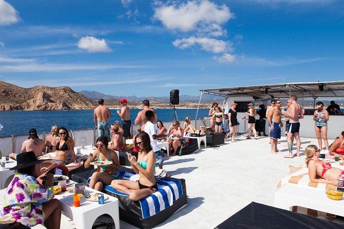 Cabo San Lucas Sunset Dinner Cruise with Open Bar - Dinner on deck: fajitas buffet, kitchen hours, and crowd flow