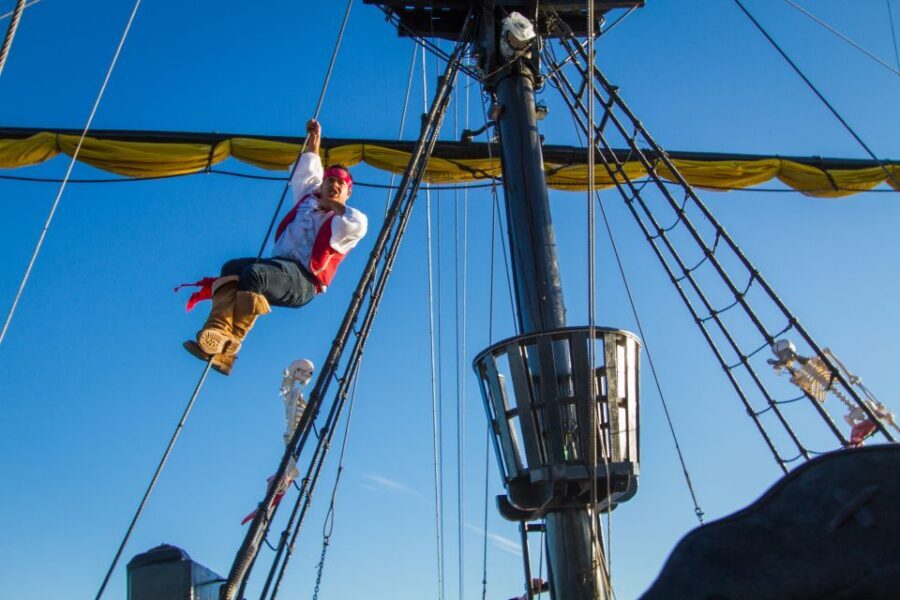 Cabo San Lucas: Sunset Pirate Ship Cruise with Dinner Show - Sea of Cortez at golden hour: what makes this cruise work