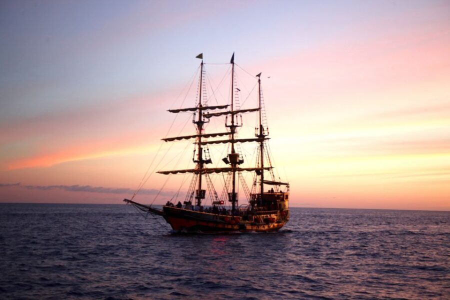 Cabo San Lucas: Sunset Pirate Ship Cruise with Dinner Show - Cabo’s famous rocks: how the view part plays out