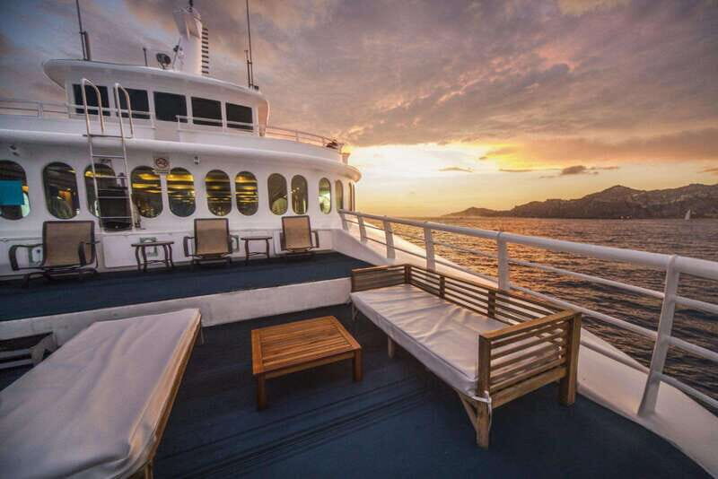 Cabo San Lucas: Sunset Premier Dinner & Show Cruise - Why this 2.5-hour dinner cruise feels like a whole evening
