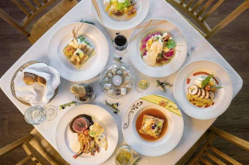 Cabo San Lucas: Sunset Premier Dinner & Show Cruise - Dinner in the air-conditioned room: what’s included and how to choose