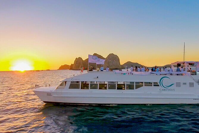 Cabo Sunset Dinner Cruise with Live Music & Open Bar on Cabo Wave - Timing: what a 5:00 pm start means for your Cabo night