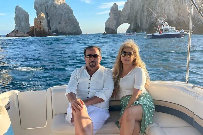Cabo Yacht Tour to Lovers or Pelícano Beach + Beach Time - Boarding and Comfort: Where This Tour Can Make or Break Your Day