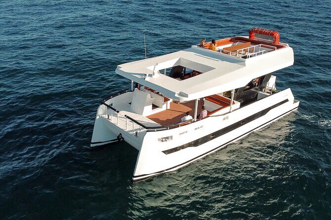 Catamaran - Luxury Private Tour - Lovers Beach and Divorce Beach: the stories you hear while cruising by