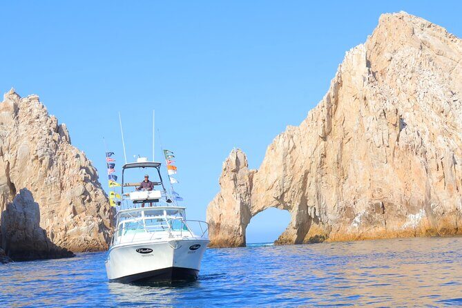 Exclusive Phantom II Fishing in Cabo San Lucas - Phantom II basics: gear, outriggers, and a crew that stays busy
