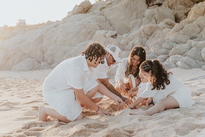 Family photo shoot on beach monuments - Why El Arco Cabo Sunset Photos Are Such a Smart Family Move