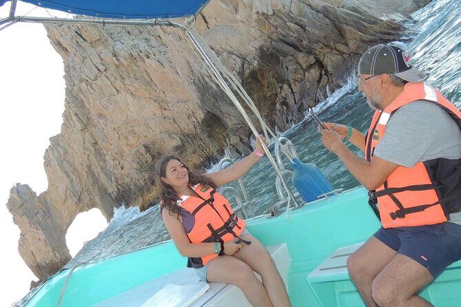 Glass Bottom Boat To the Famous Arch Of Cabo - What you actually see during the 45-minute ride