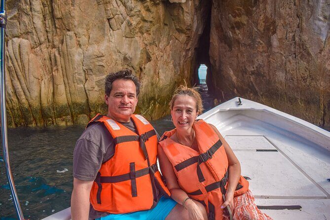 Glass-bottom boat tour to the Arch + beach time - Where you start: Plaza Bonita meet-up and what to expect on boarding