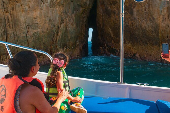 Glass-bottom boat tour to the Arch + beach time - Price and value: is $19 a good deal?
