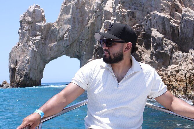 Group tour of the Cabo San Lucas Arch - Timing and duration: about 1 hour, and why that’s a feature