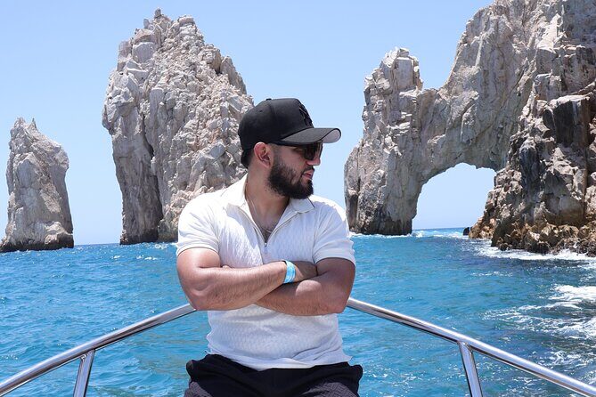 Group tour of the Cabo San Lucas Arch - Group size and vibe: up to 14 people