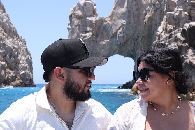 Group tour of the Cabo San Lucas Arch - Weather matters more than you think