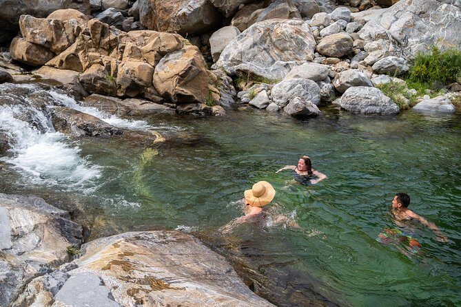 Hike the native Pericu road in Sierra de la Laguna. - Transportation and meeting point: how to show up without stress