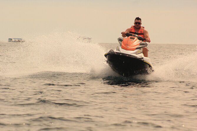 Jet Skiing in Cabo San Lucas - Medano Beach: The simple start point in Cabo