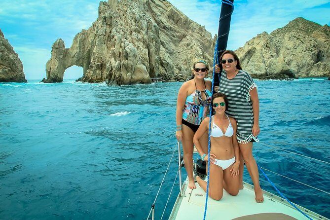 Lands End Luxury Sail and Snorkel Cruise in Cabo San Lucas - Stop 1: El Arco de Cabo San Lucas From the Water
