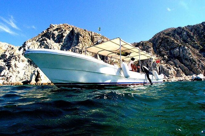 Land's End Sightseeing Boat Tour in Los Cabos - Stop 1: Medano Beach and the safety briefing that actually helps