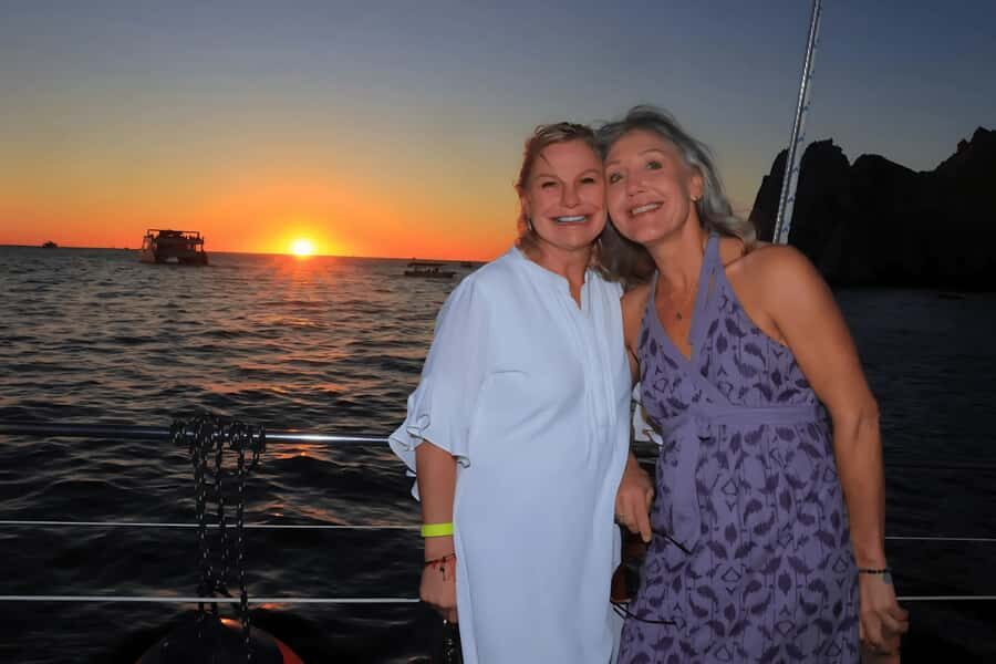 Los Cabos Catamaran: Iconic Sunset Cruise with Drinks & DJ - Provider Reality Check: aquaholic boat trips srl