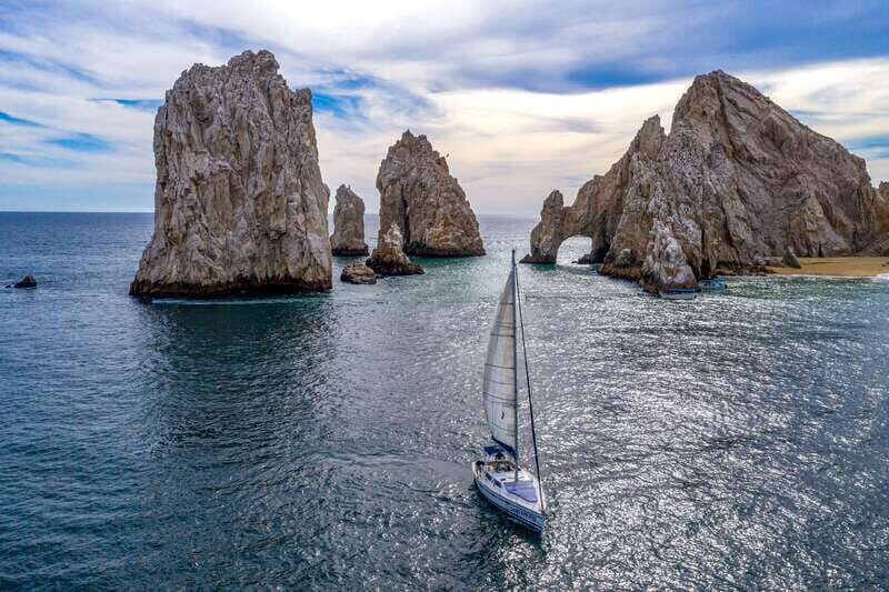 Los Cabos: Shared Sunset Sailing Cruise - Crew power: bilingual service, photo help, and special moments