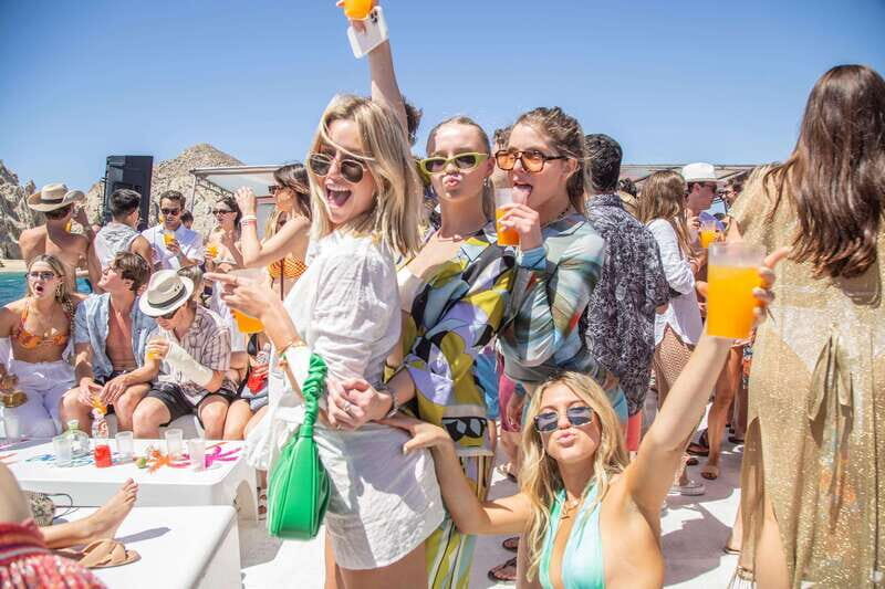 Los Cabos: Snorkeling Cruise with Lunch - Lunch onboard: freshly grilled food plus drinks that keep the mood up