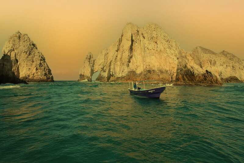 Los Cabos: Sunset Boat Tour to the Arch and Sea Lions - El Arco and sea lions: the main attraction, plus extra wildlife when you’re lucky
