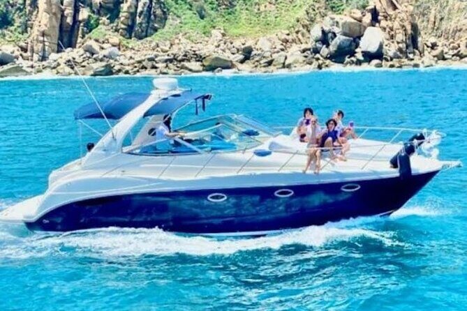 Los Cabos Whale Watching & Snorkel Adventure with Food & Drinks - Lunch on board: ceviche, fajitas, and drinks that don’t stop