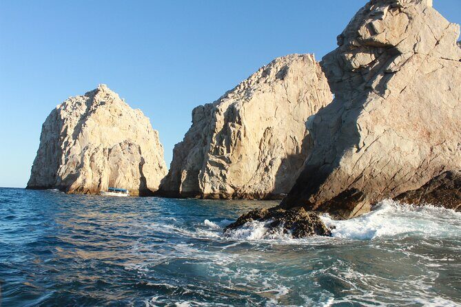 Lovers Beach and El Arco Boat Trip - Glass-bottom cruising from Cabo San Lucas toward El Arco
