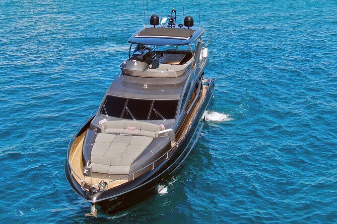 Luxury Black Yacht in Cabo - Stop 2: El Arco photos plus sea lion viewing