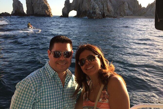 Luxury Cruise with Dinner and Music in Los Cabos - DJ Music vs Live Music: How the Soundtrack Shapes the Mood