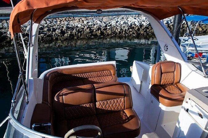 Luxury Experience on Private Yacht 34ft in Cabo - Who this private yacht cruise fits best